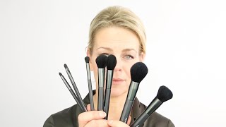 Je make up makkelijk aanbrengen met make up kwasten zo doe je dat  Blèzi [upl. by Latsryk]