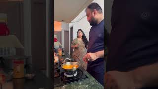 Bichara Pati pir fass gya🤣couple family funny comedy trending viralvideo husbandwifecomedy [upl. by Circosta]