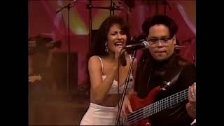 Selena  Baila Esta Cumbia Astrodome 1994  HD Clips [upl. by Arita]