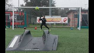 Esordienti 2013 Guglielmo VS Deviatore divertimento assicurato training for young goalkeepers [upl. by Nella]