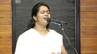 ஒரு மகிமையின் மேகம்  Oru Magimayin Maegam  Pr Beulah Benz  Tamil Christian Songs [upl. by Ikcaj921]