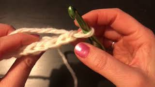 Crochet Comment Faire Une Maille Serrée [upl. by Salisbarry300]