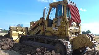 Caterpillar 983 tracked loader Welland 2018 [upl. by Nho]