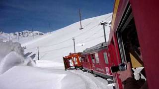 Dampfschneeschleuder Xrot 9213 der RhB [upl. by Sirdna]