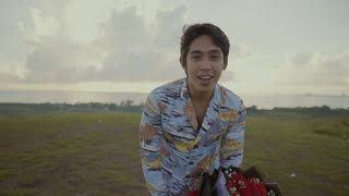 Jade Makawili  Di Mahimutang Official Music Video [upl. by Assanav13]