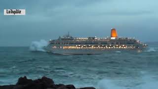 Bateaux de Croisière en Pleine Tempête  Bateau de Croisière tempête en mer [upl. by Beaufert564]