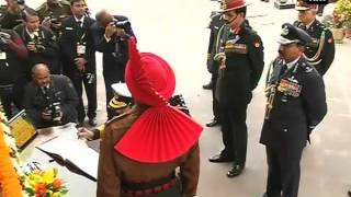 Service chiefs pay tributes on Army Day [upl. by Ruzich]