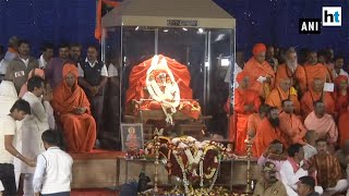 Devotees pay last respects to Sivakumar Swami in Karnataka [upl. by Vastha]