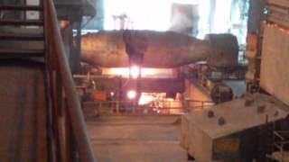 Molten steel from torpedo to ladle [upl. by Nhguav906]