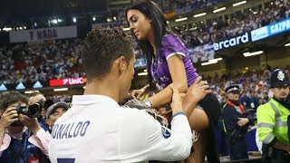 Cristiano Ronaldo celebrates on pitch with his girlfriend Georgina Rodriguez [upl. by Bertsche]