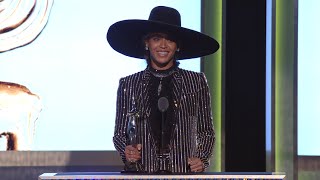 2016 CFDA Fashion Awards Beyoncé Receives Fashion Icon Award [upl. by Nilyac812]