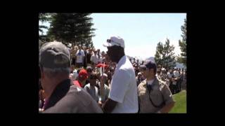 Celebrity Golf  Michael Jordan signs autographs in Lake Tahoe [upl. by Leidba]