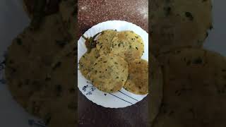 Methi ki Puri😘foodsangeetasrecipemotivation love [upl. by Vandervelde]