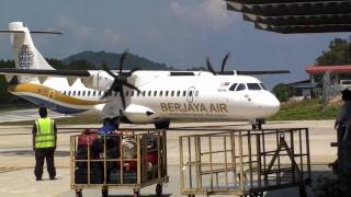 ATR72500 takeoff HD Berjaya Air WMPR departure [upl. by Sirehc]