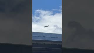 C17A Globemaster arriving into Townsville airport [upl. by Eltsyrhc609]