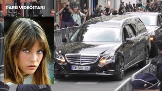 Les célébrités arrivent aux obsèques de Jane BIRKIN le 24 juillet 2023 à Paris  Eglise St Roch [upl. by Ardnak]