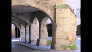 VillefranchedeRouergue  La Collégiale NotreDame et la Bastide Royale [upl. by Athena]