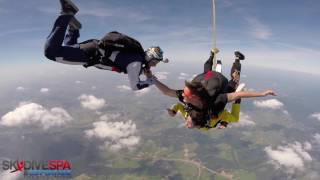 Saut en parachute tandem à Spa Sara  juin 2016Skydive Spa [upl. by Okim]