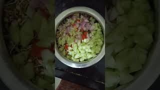 Sprouts Chaat sproutsrecipe sproutschaat chaatrecipe cookingathome easycooking youtubeshorts [upl. by Salokkin]