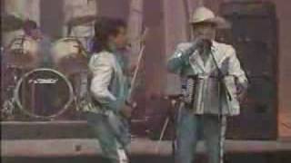 Los Tigres Del Norte  Pacas De A Kilo En Vivo 1994avi [upl. by Suirauqed]