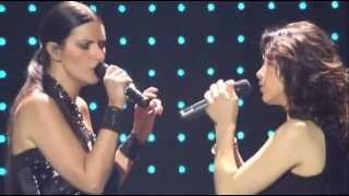 Laura Pausini ft Elisa  Tra Te E il Mare Live at San Siro Traducción en Español [upl. by Emina717]