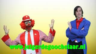 Jelger de goochelaar en clown Sebastiaan zingen quotDouchen in de zeequot [upl. by Fahy]