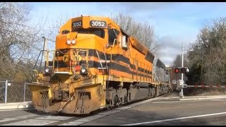 HD PW 3052 Freight Train crossing at RobertsOregon [upl. by Fawcette]