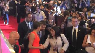 Shailene Woodley y Theo James  Divergente premiere México DF [upl. by Ahseet950]