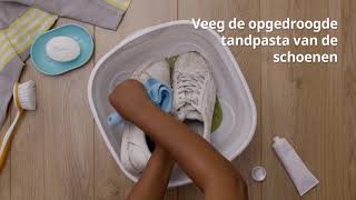 Vieze witte schoenen schoonmaken  Cleanipedia [upl. by Lucilla]