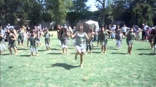 WAKA WAKA de Shakira par GROUPE SCOLAIRE LA RESERVE  LA CIGOGNE VOLUBILE 2013 [upl. by Eniarrol843]