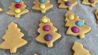 Biscuits sablés de Noël à faire avec les enfants [upl. by Ahtikal]