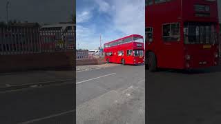 Damier Fleetline on the 61 with driver honking the horn [upl. by Nayk]