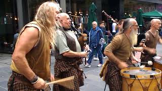 CLANADONIA Música Escocesa Gaitas y Percusión Glasgow [upl. by Nylrehs]