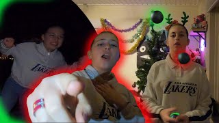 Jongleren Met Kerstballen amp Kerst Karaoke [upl. by Cock374]