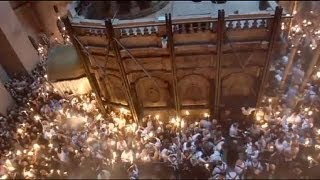 Los cristianos ortodoxos celebran el rito del Fuego Sagrado en Jerusalén [upl. by Enenaj]