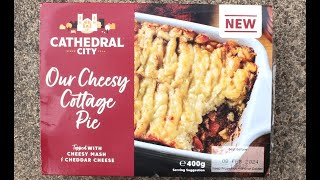 Cathedral City  OUR CHEESY COTTAGE PIE  £350  Iceland  Ready Meal [upl. by Hpotsirhc362]