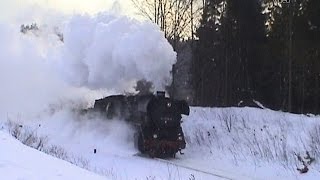 Faszination Winterdampf  Güterzüge im Schnee mit Dampflok 44 14868 [upl. by Nohshan248]