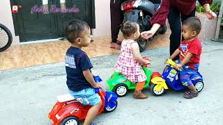 LUCUNYA ANAK KECIL NAIK VESPA [upl. by Hgielrebmik]