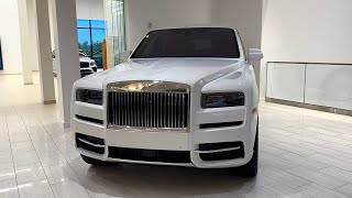 Walkthrough of the 2023 RollsRoyce Cullinan arctic white on mandarin [upl. by Johnny]