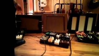 Carr Skylark Vs Rambler triode mode Vs Magnatone Varsity Reverb [upl. by Enilhtak]