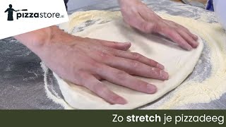 Zo stretch je pizzadeeg [upl. by Koerlin]