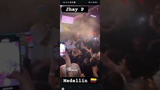 Jhay P  YO AKA en vivo Medellín [upl. by Miuqaoj]