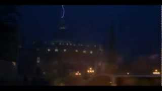 Footage video  Lightning strikes St Peters in Rome [upl. by Notluf]