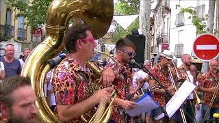 La Banda Els Fanfarons à la Feria de Céret quotAccours la légende du mystérieux Estaca des cités dorquot [upl. by Icat]