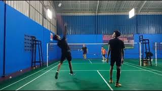 YudaReza vs YogaWilliam badminton funbadminton badmintonlovers bulutangkis [upl. by Schreib83]