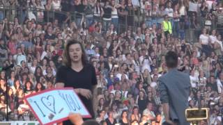 Midnight Memories  One Direction  OTRA  Brussels 13062015 [upl. by Zimmer720]