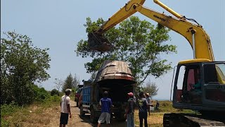 Landing ShipKapal di angkat Excavator KOMATSU MegaMachinesChannel [upl. by Ael]