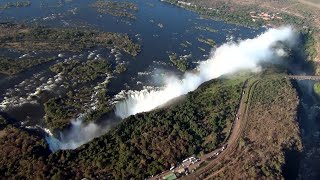 Las cataratas Victoria desde el aire [upl. by Viviane]