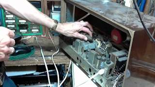 Grundig 2540 AMFMSW Tube Radio Repair Video 4  Troubleshooting FM Tube [upl. by Leontine]