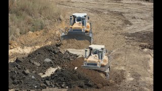 Liebherr PR 746 bei der Arbeit  Schotterwerk Alfred Moeck  18082022 [upl. by Fitzpatrick]